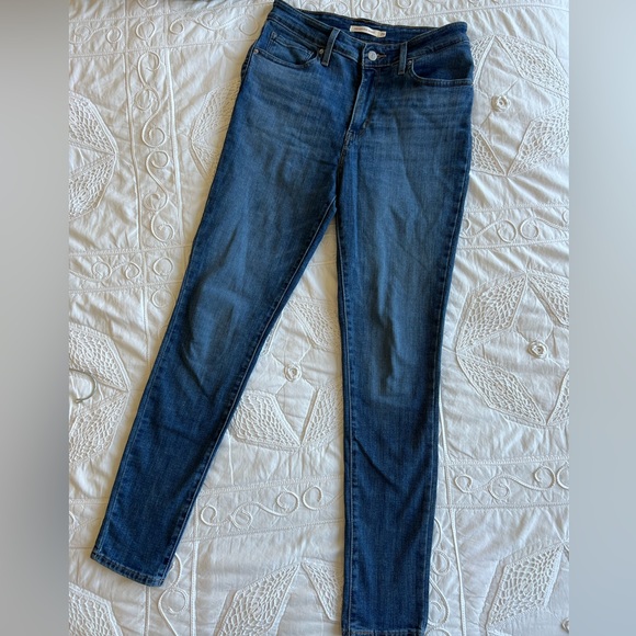721 High Rise Skinny Levi’s Jeans - Picture 4 of 4